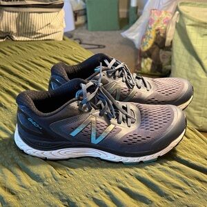 New Balance Shoes - Gray and Black